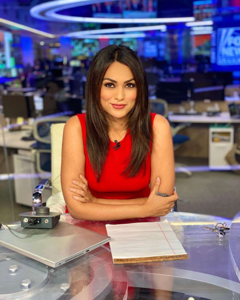 news anchor gets a blowjob from pakistani pornstar aaliyah