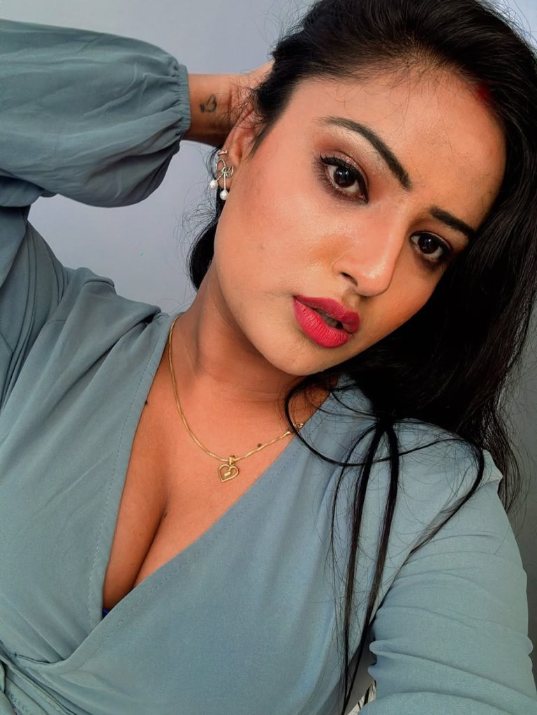 hot Shyna Khatri