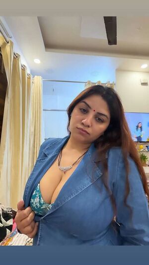 vandana pathak live
